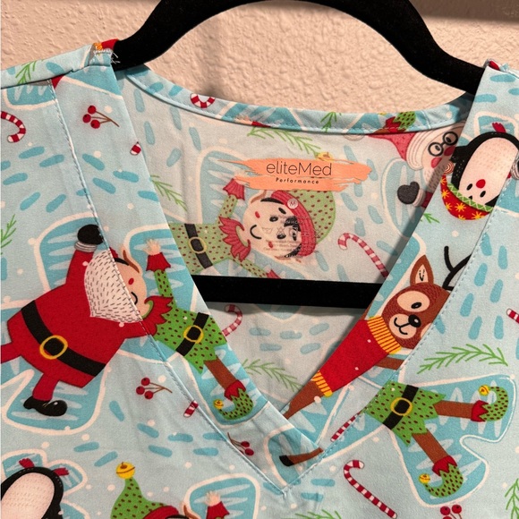 NEW scrub top bundle sz M - Picture 3 of 6